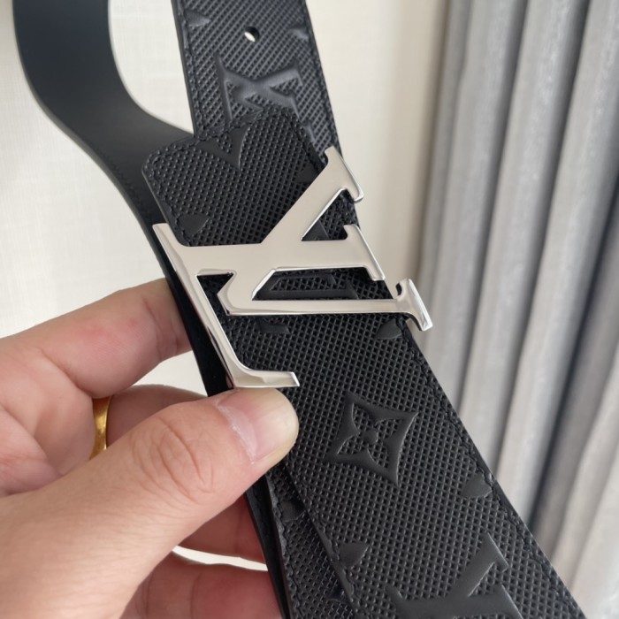 Louis Vuitton Belt 9 (width 4cm)