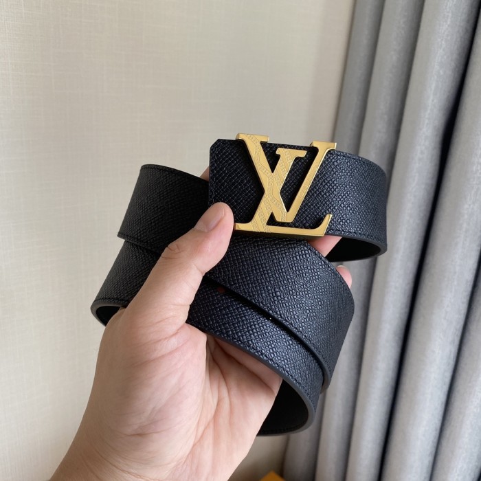 Louis Vuitton Belt 12 (width 4cm)