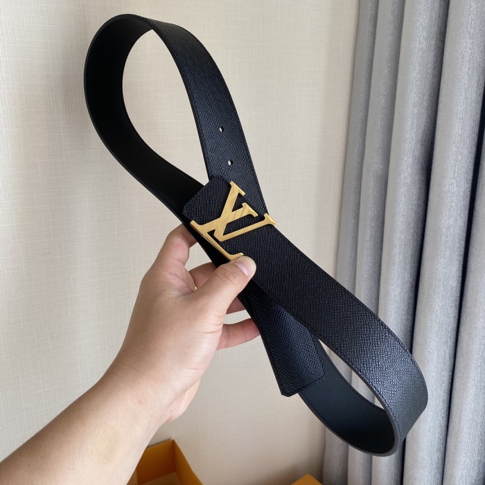 Louis Vuitton Belt 12 (width 4cm)