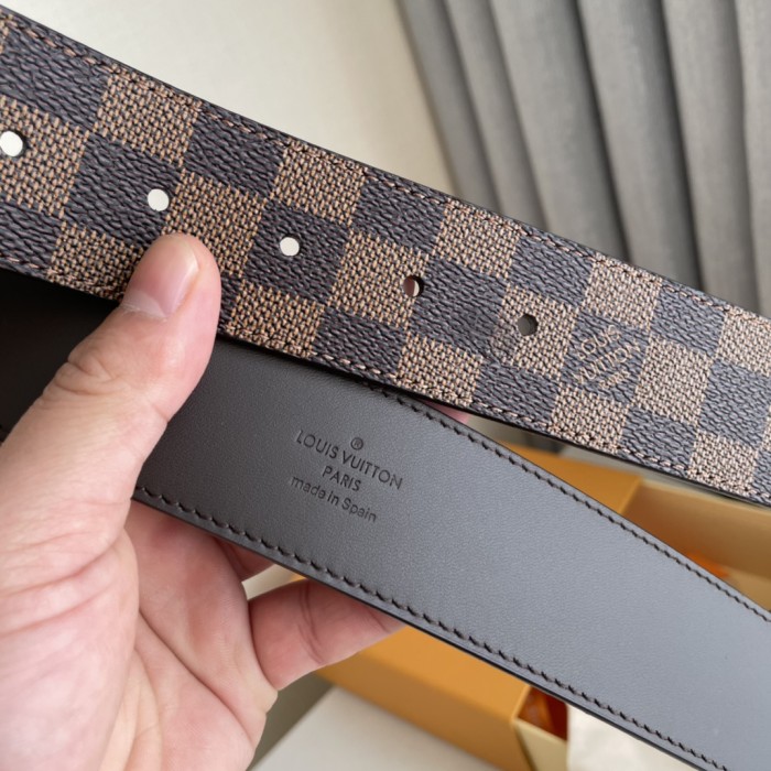 Louis Vuitton Belt 8 (width 4cm)
