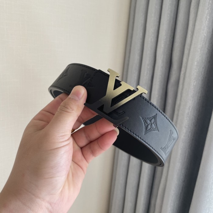 Louis Vuitton Belt 9 (width 4cm)
