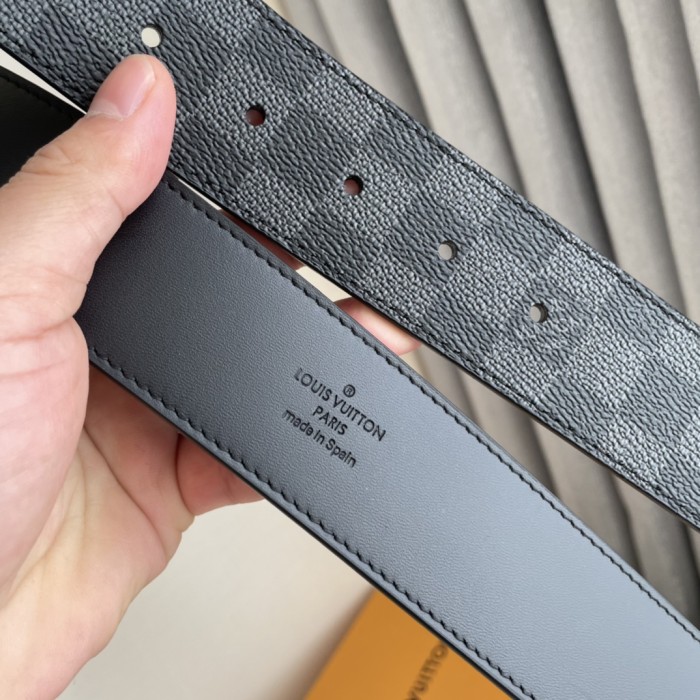 Louis Vuitton Belt 8 (width 4cm)