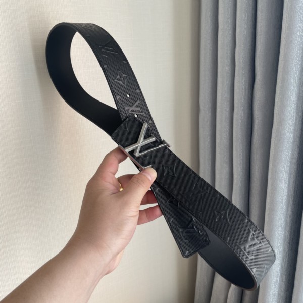 Louis Vuitton Belt 7 (width 4cm)