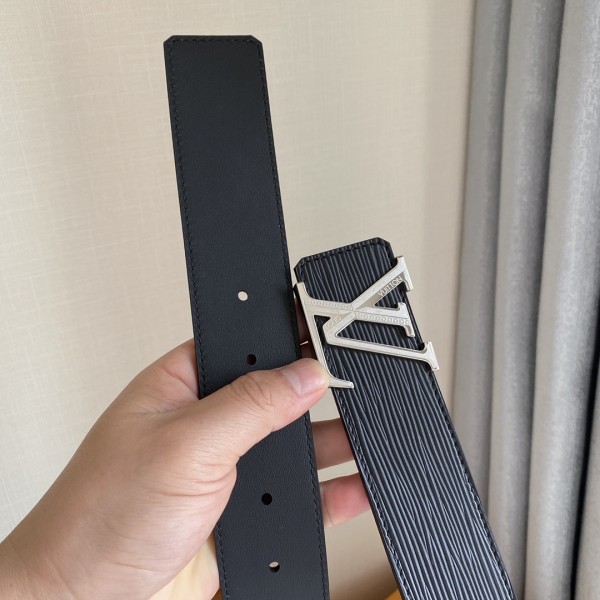 Louis Vuitton Belt 12 (width 4cm)