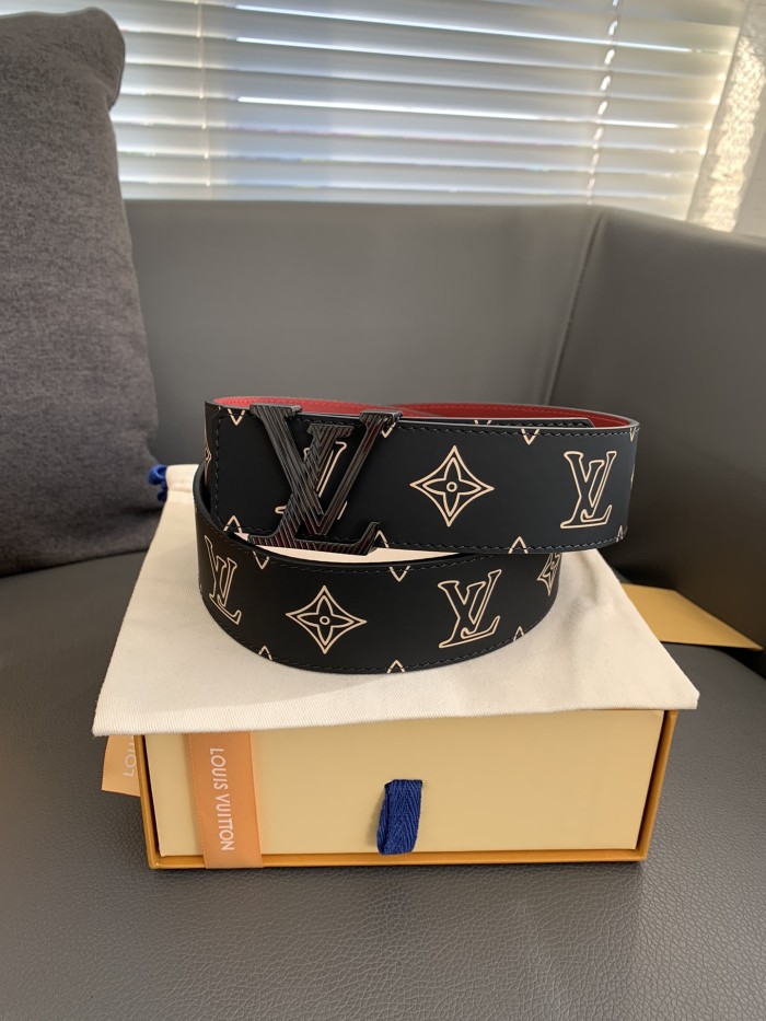 Louis Vuitton Belt 10 (width 4cm)