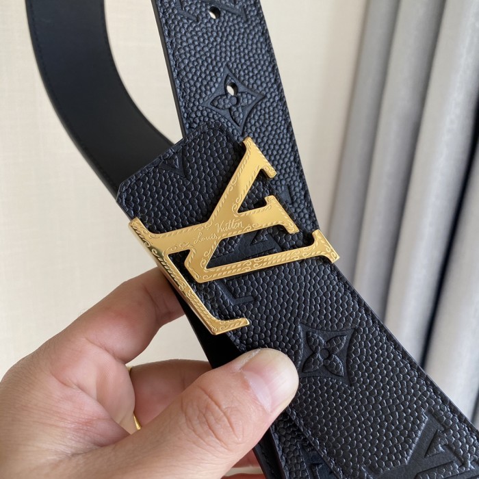 Louis Vuitton Belt 12 (width 4cm)