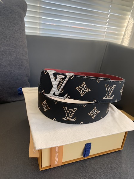 Louis Vuitton Belt 10 (width 4cm)