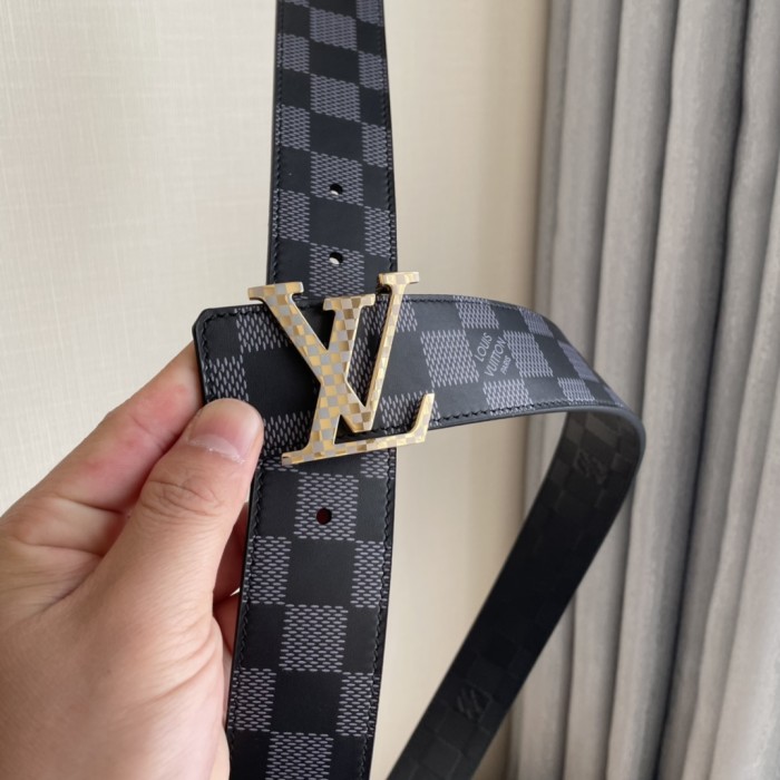Louis Vuitton Belt 9 (width 4cm)