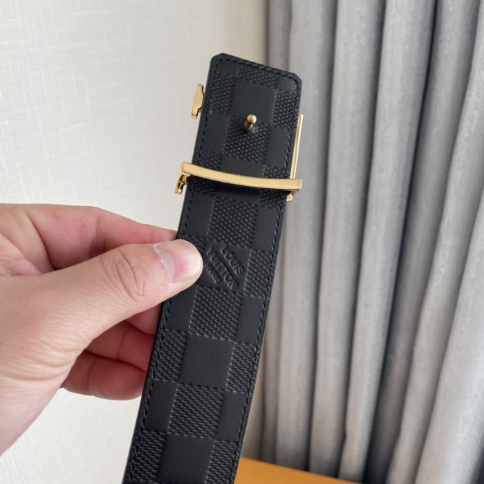 Louis Vuitton Belt 9 (width 4cm)