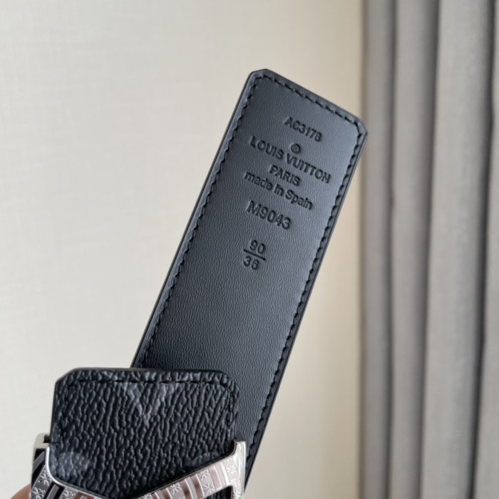 Louis Vuitton Belt 8 (width 4cm)
