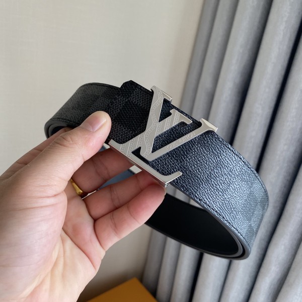 Louis Vuitton Belt 13 (width 4cm)