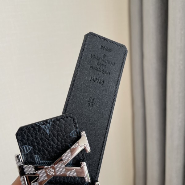 Louis Vuitton Belt 7 (width 4cm)