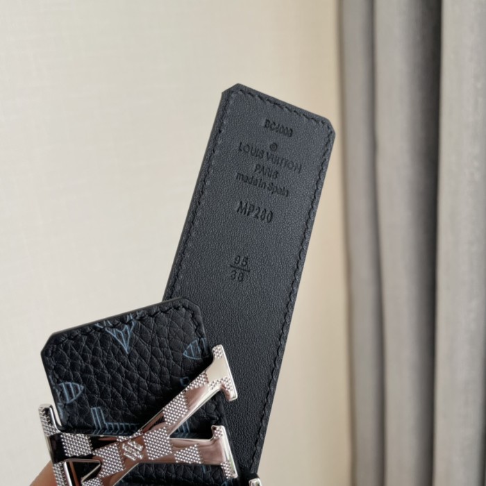 Louis Vuitton Belt 7 (width 4cm)