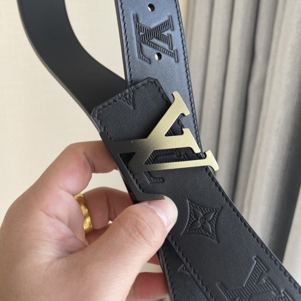 Louis Vuitton Belt 9 (width 4cm)