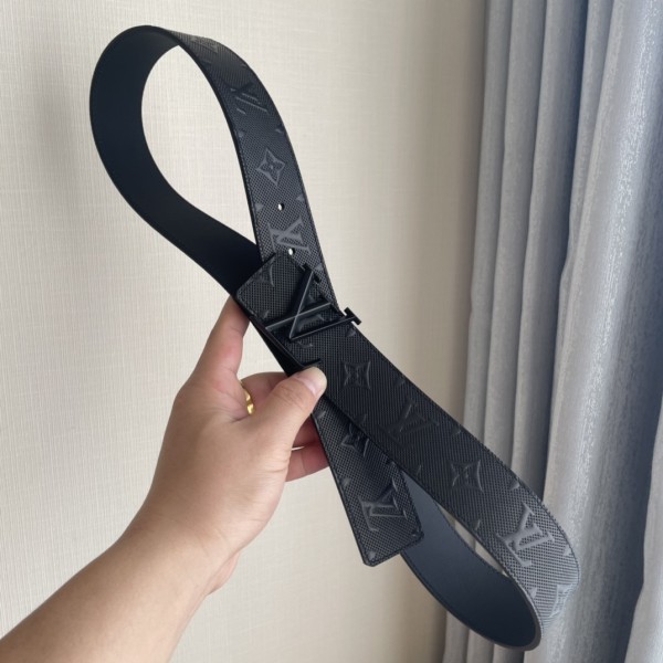 Louis Vuitton Belt 7 (width 4cm)