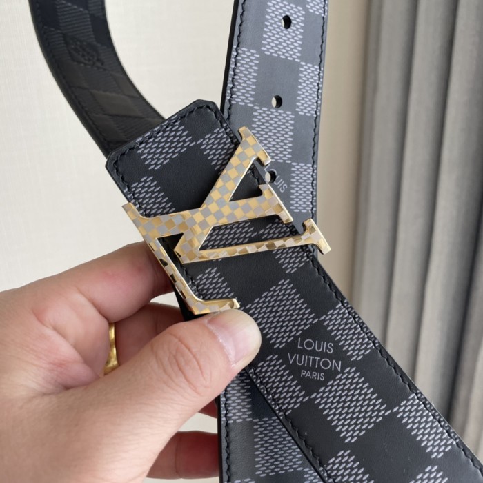 Louis Vuitton Belt 9 (width 4cm)