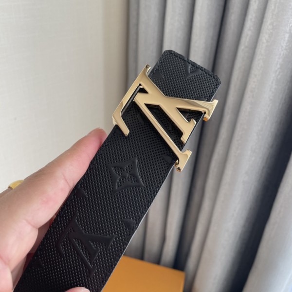 Louis Vuitton Belt 9 (width 4cm)