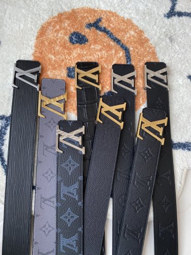 Louis Vuitton Belt 12 (width 4cm)