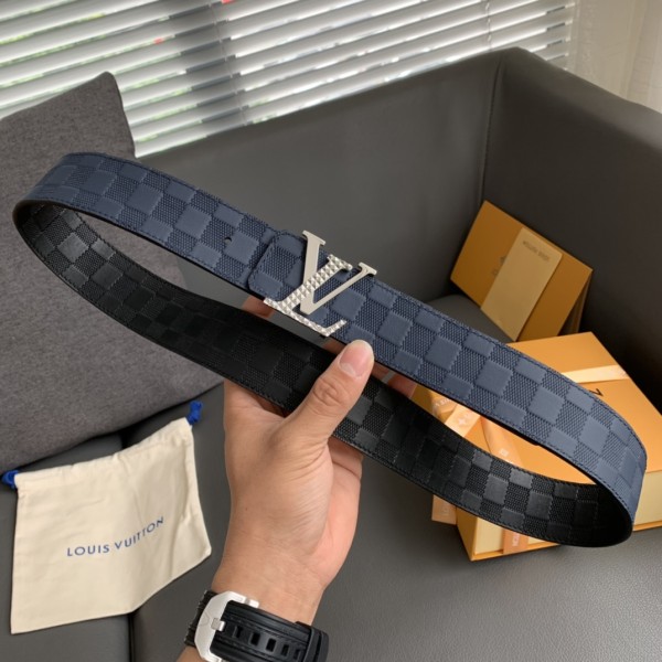 Louis Vuitton Belt 11 (width 4cm)