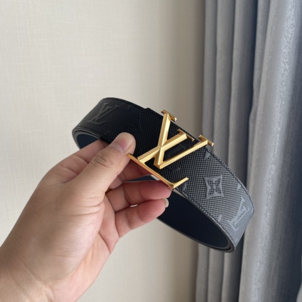 Louis Vuitton Belt 7 (width 4cm)