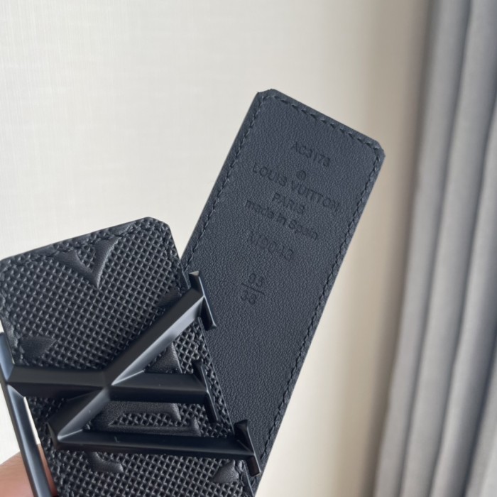 Louis Vuitton Belt 7 (width 4cm)