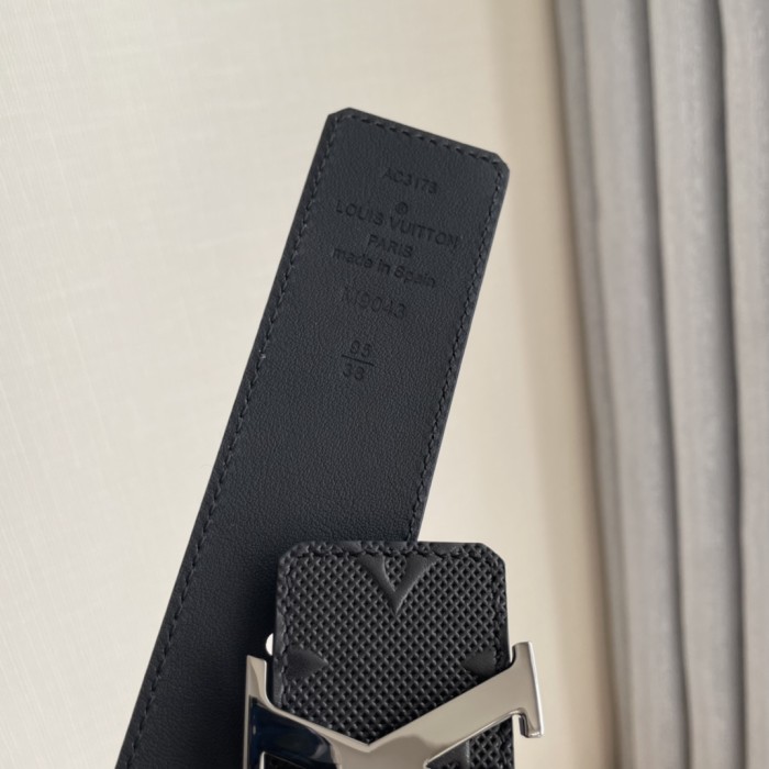 Louis Vuitton Belt 9 (width 4cm)