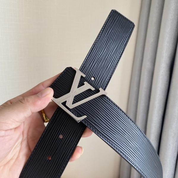 Louis Vuitton Belt 12 (width 4cm)