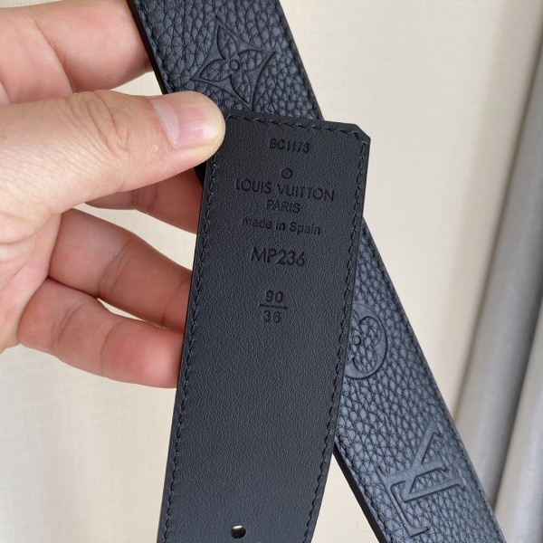 Louis Vuitton Belt 12 (width 4cm)