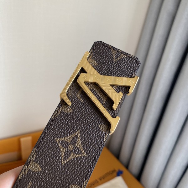 Louis Vuitton Belt 13 (width 4cm)