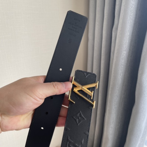 Louis Vuitton Belt 7 (width 4cm)