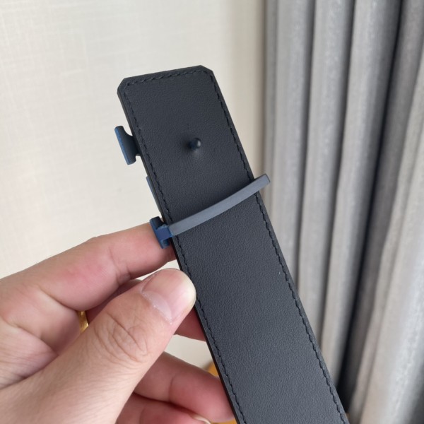 Louis Vuitton Belt 9 (width 4cm)