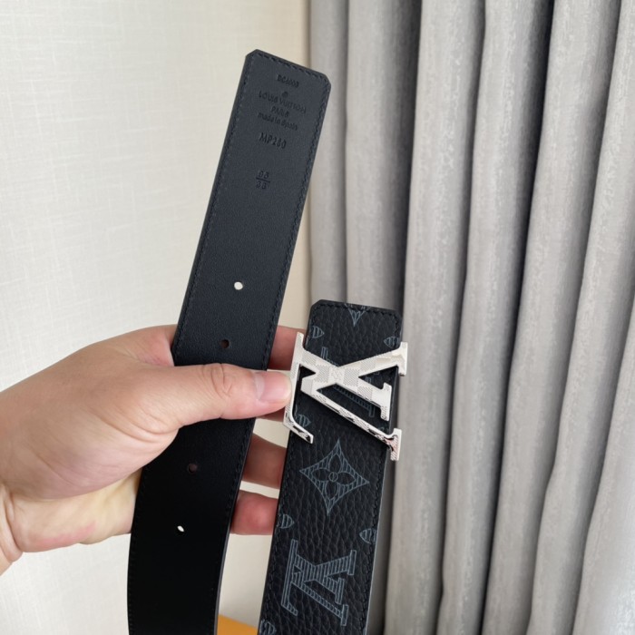 Louis Vuitton Belt 7 (width 4cm)