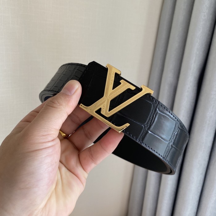 Louis Vuitton Belt 12 (width 4cm)