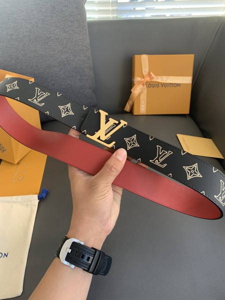 Louis Vuitton Belt 10 (width 4cm)