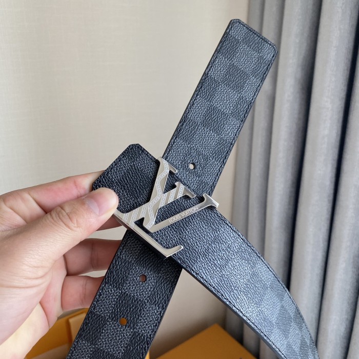 Louis Vuitton Belt 13 (width 4cm)