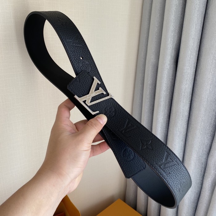 Louis Vuitton Belt 12 (width 4cm)