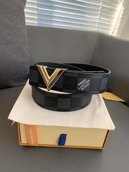 Louis Vuitton Belt 10 (width 4cm)