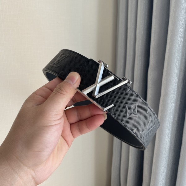 Louis Vuitton Belt 7 (width 4cm)