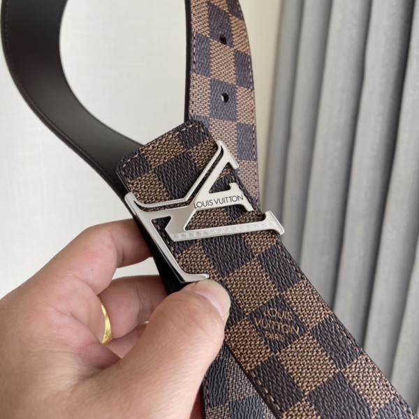 Louis Vuitton Belt 8 (width 4cm)