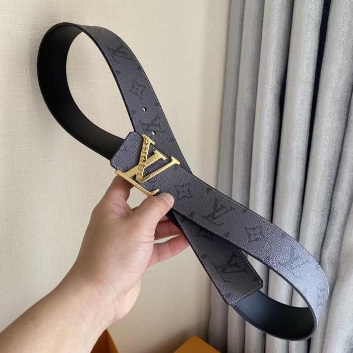 Louis Vuitton Belt 12 (width 4cm)