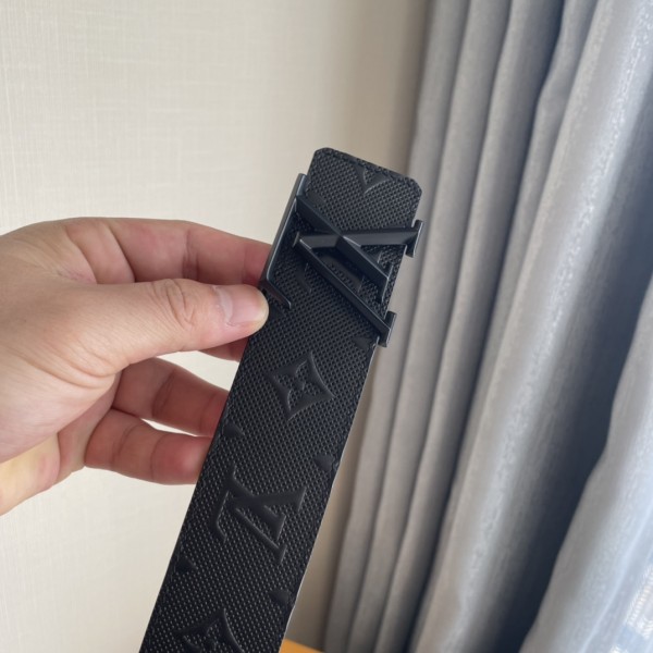 Louis Vuitton Belt 7 (width 4cm)