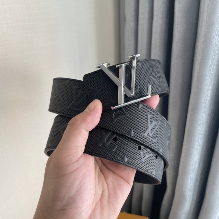 Louis Vuitton Belt 7 (width 4cm)