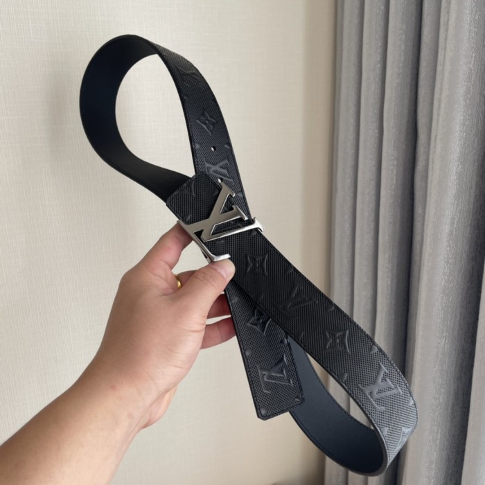 Louis Vuitton Belt 9 (width 4cm)