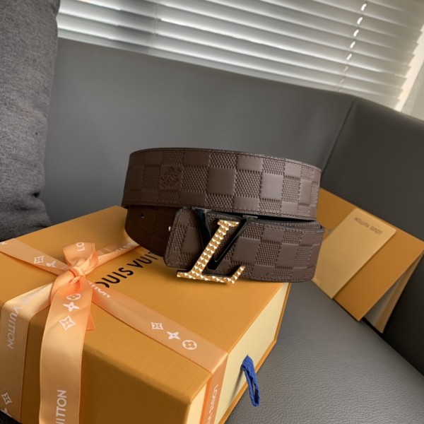 Louis Vuitton Belt 11 (width 4cm)