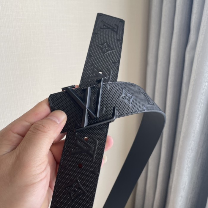 Louis Vuitton Belt 7 (width 4cm)