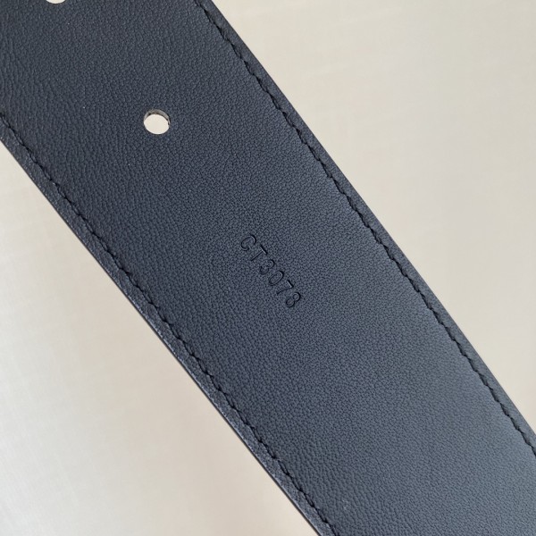 Louis Vuitton Belt 12 (width 4cm)
