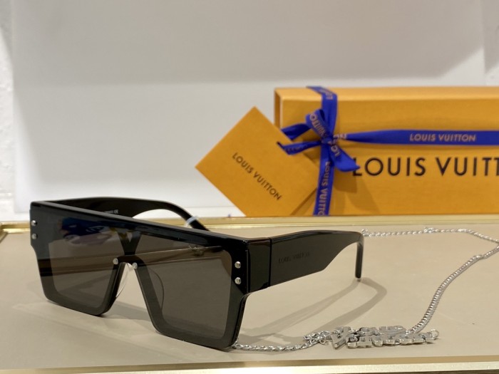 Sunglasses Louis Vuitton Waimea Z1583E SIZE:148-145
