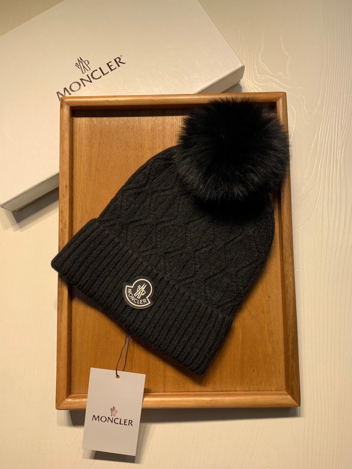Hat Moncler 4