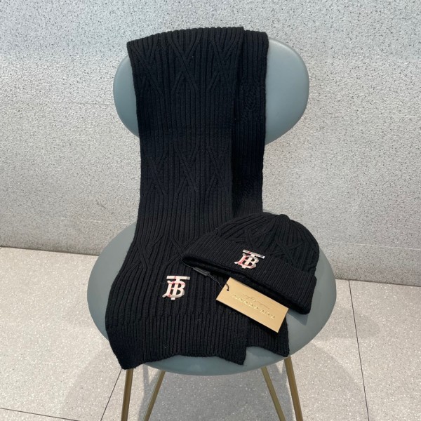 Hat & Scarf  Burberry 1