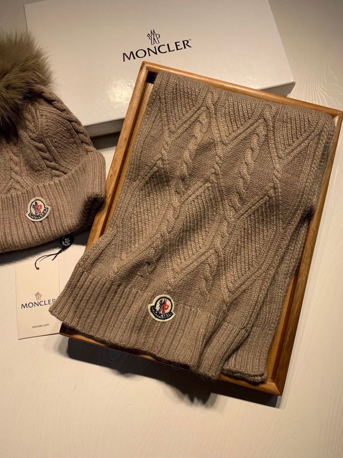Hat & Scarf Moncler 2